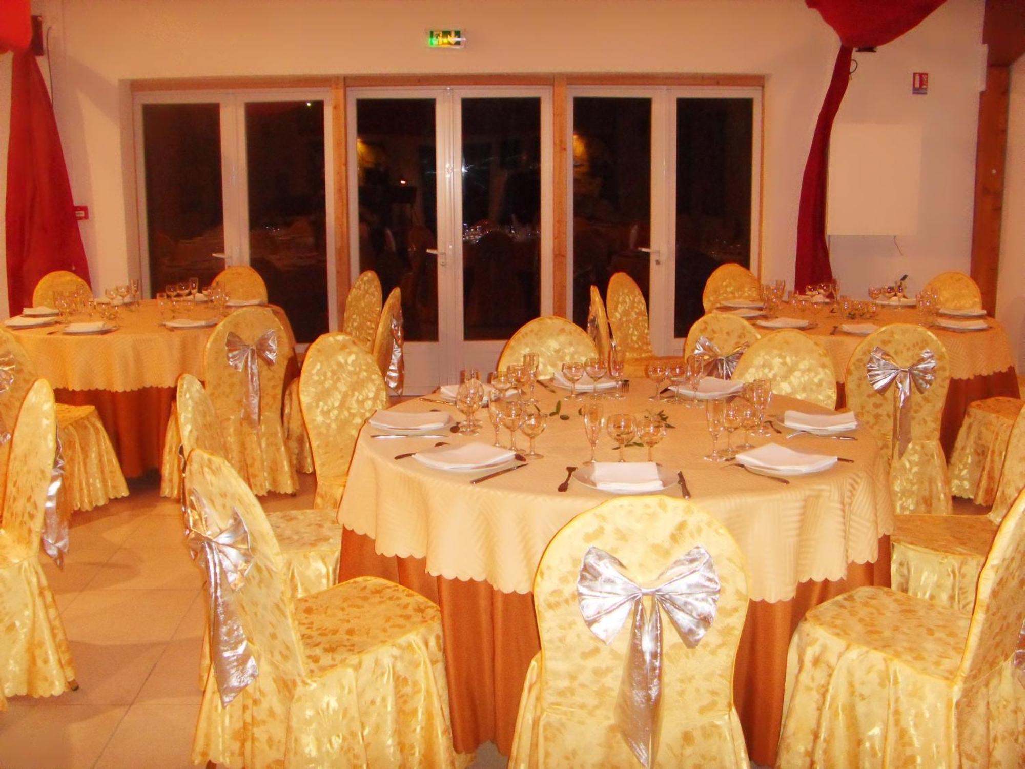 Hotel Eco Logis Espace Bellevue Semeac Bagian luar foto