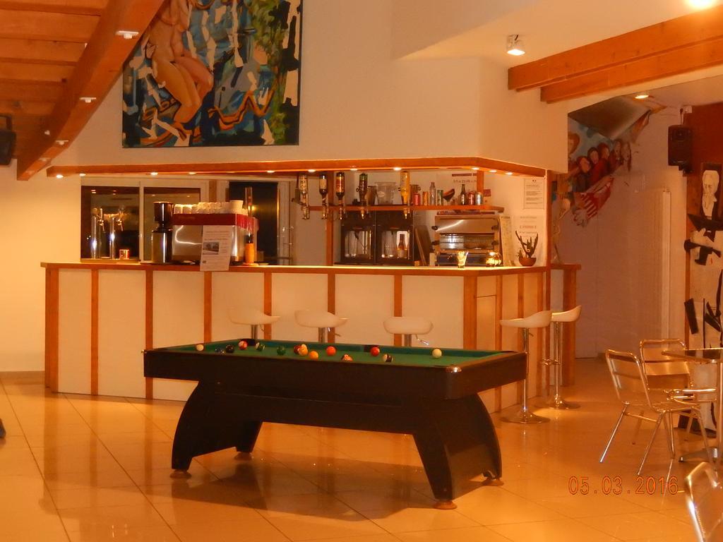Hotel Eco Logis Espace Bellevue Semeac Bagian luar foto