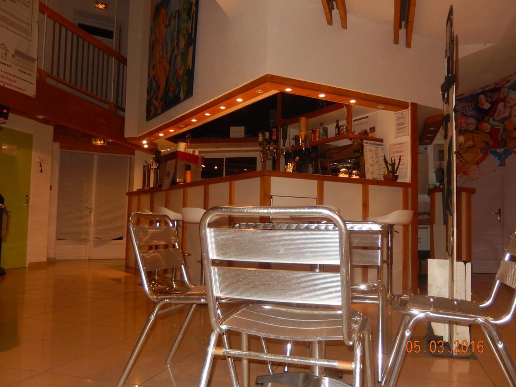 Hotel Eco Logis Espace Bellevue Semeac Bagian luar foto