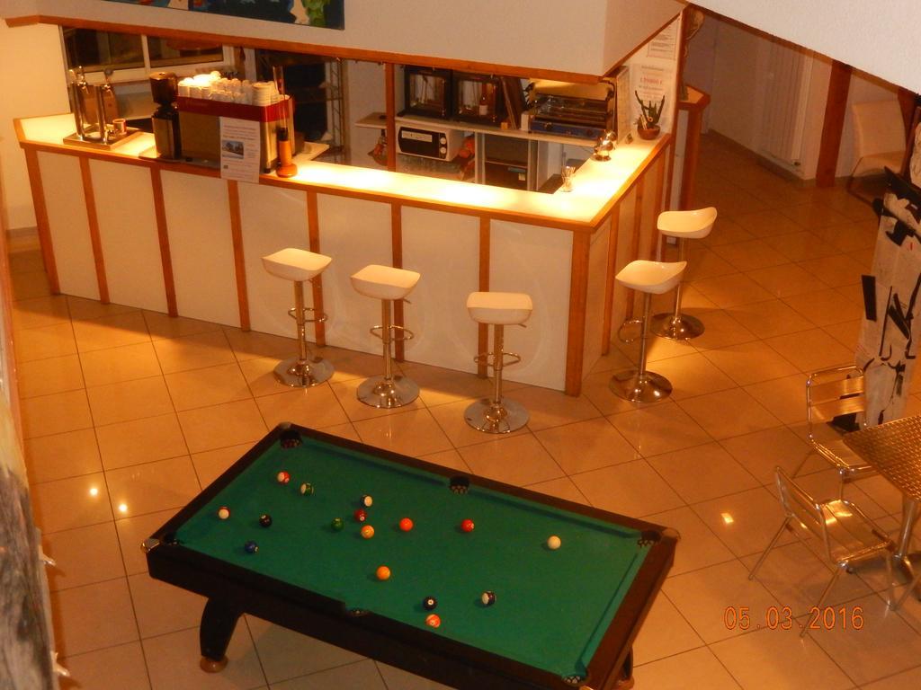 Hotel Eco Logis Espace Bellevue Semeac Bagian luar foto