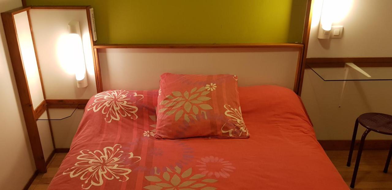 Hotel Eco Logis Espace Bellevue Semeac Bagian luar foto