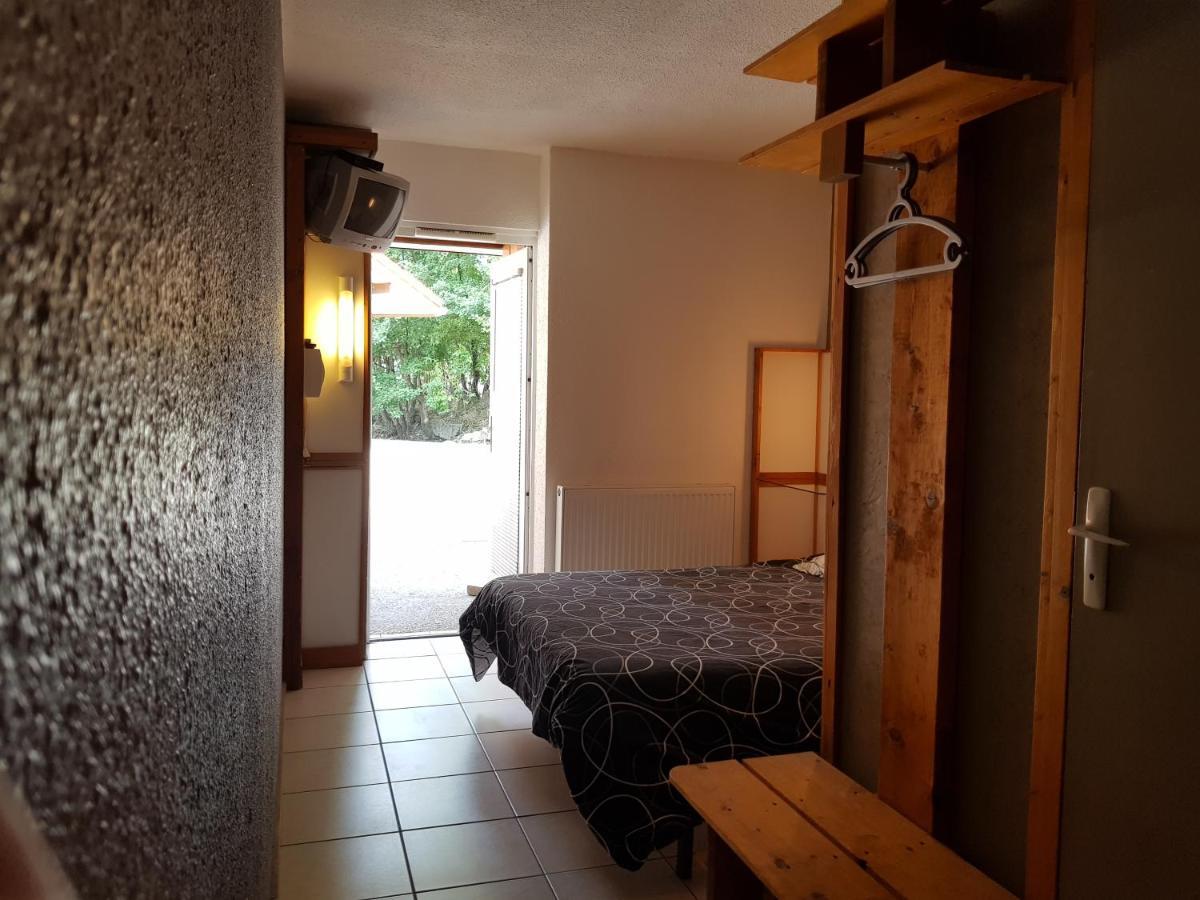 Hotel Eco Logis Espace Bellevue Semeac Bagian luar foto